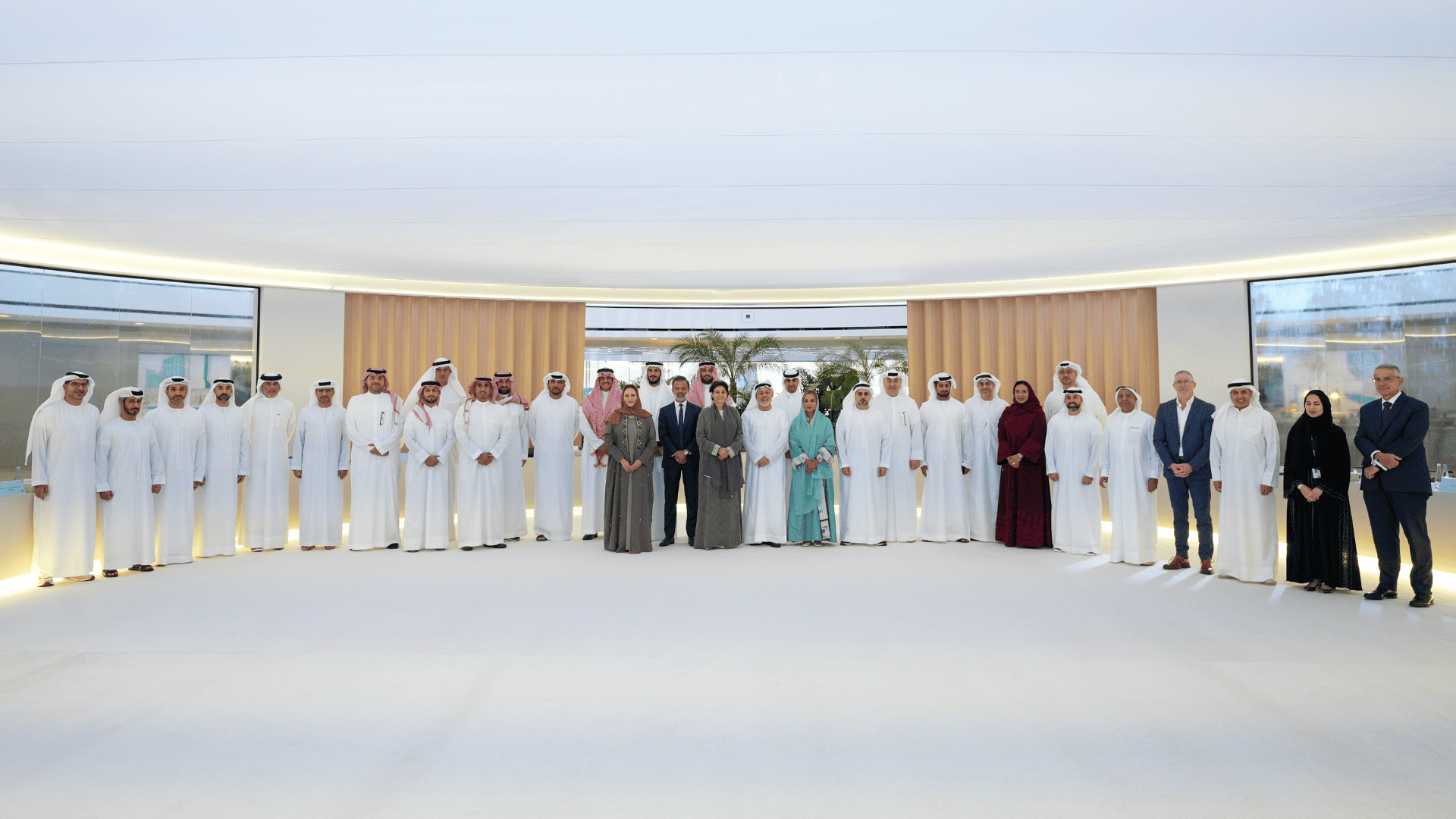 الشركات العائلية الخليجية تعقد اجتماعاً في أبوظبي لاستكشاف فرص الابتكار والاستثمار عبر الأجيال